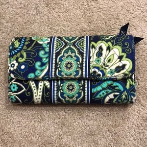 Vera Bradley Wallet 🚨SOLD